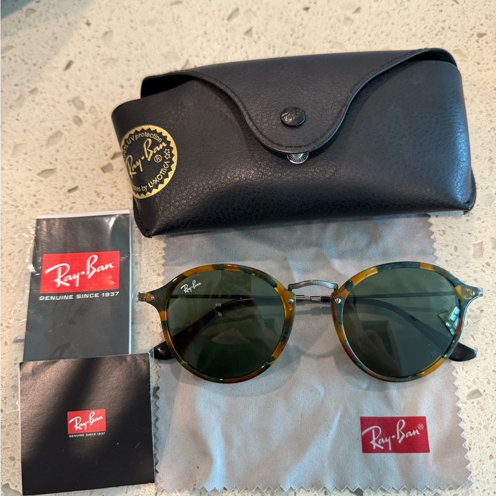 Ray-Ban Classic Tortoise Sunglasses with Dark Lenses